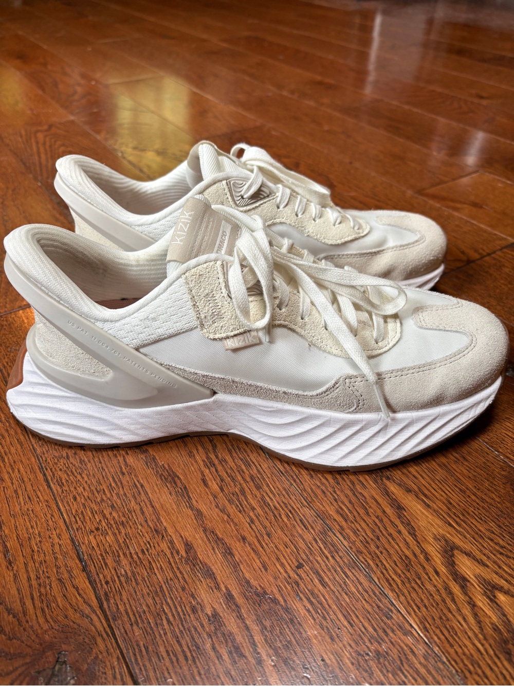 Women’s Neutral Cream Kizik Slip-On Lace Athletic Sneakers